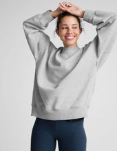 Load image into Gallery viewer, BEYOND YOGA Luxefleece Oversized Sweatshirt Light Grey Heather
