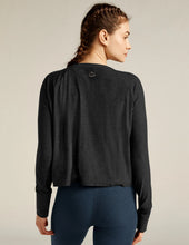 Load image into Gallery viewer, BEYOND YOGA Featherweight Daydreamer Long Sleeve Pullover Darkest Night
