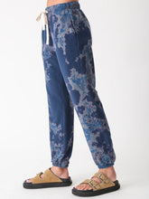 Load image into Gallery viewer, ELECTRIC AND ROSE Classic Jogger Ice Indigo
