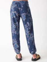 Load image into Gallery viewer, ELECTRIC AND ROSE Classic Jogger Ice Indigo
