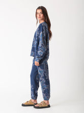 Load image into Gallery viewer, ELECTRIC AND ROSE Ronan Pullover Classic Jogger Indigo Ice
