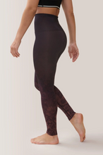 Load image into Gallery viewer, Purple Poppies Legging
